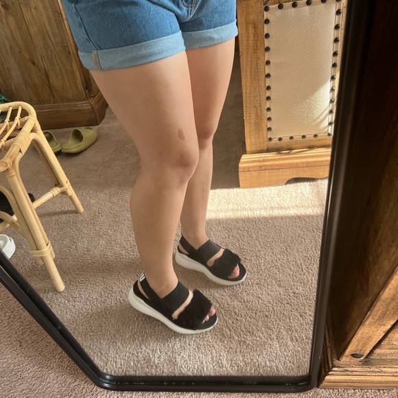 Ugg platform Black and white Sandals - Picture 11 of 12